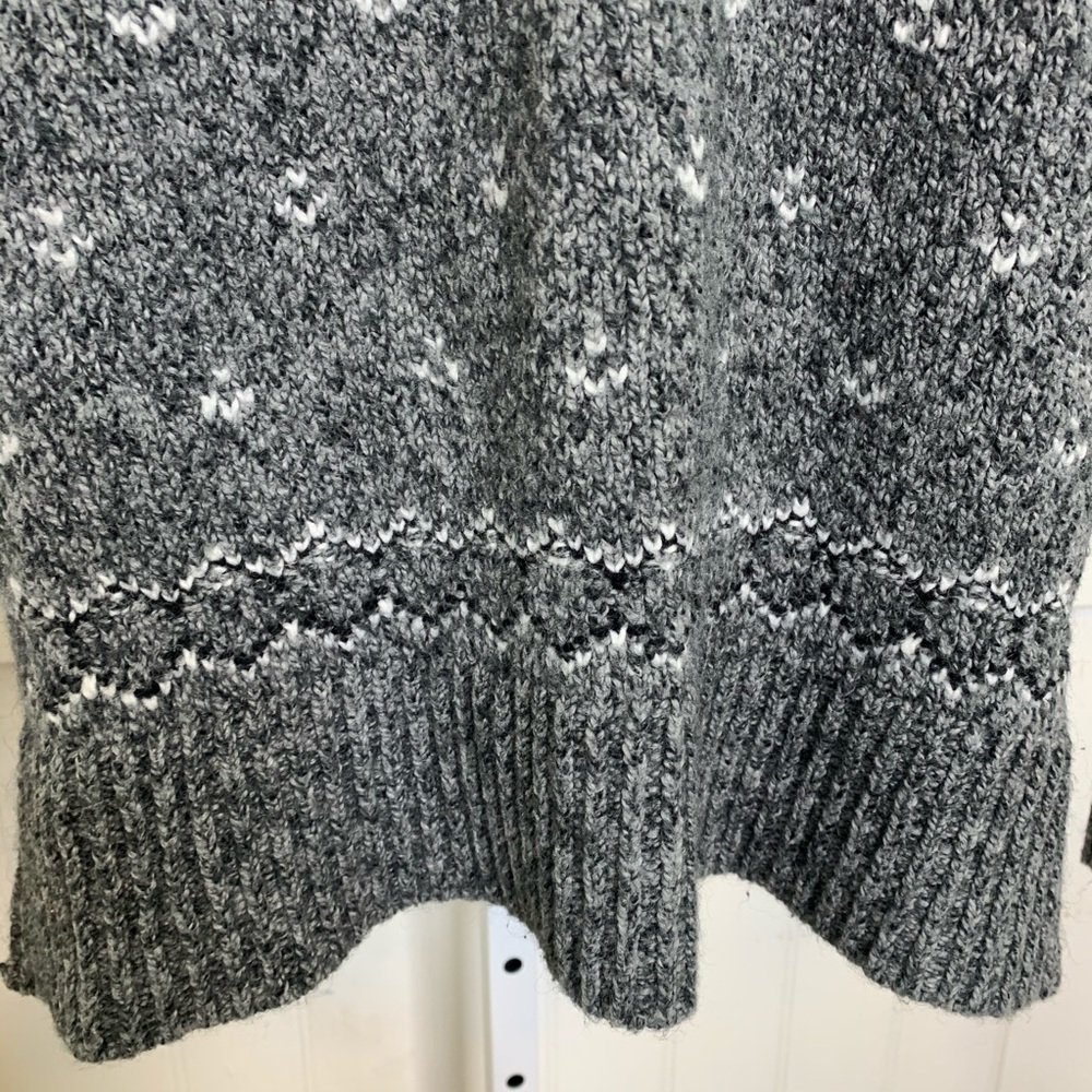American Eagle Grey Geometric Pattern Sweater | Xs - image 5